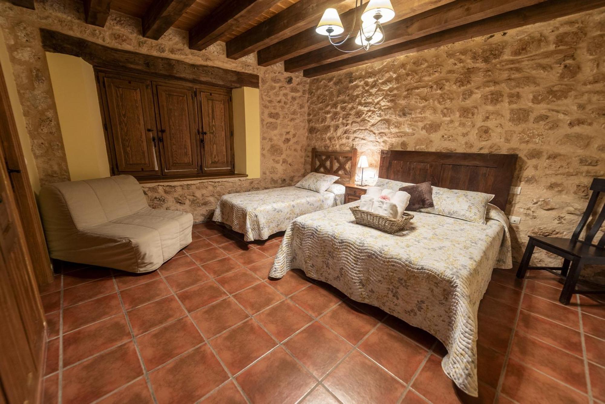 La Hacendera Entre Hoces - 20-28Pax-10 Hab Con Banos En Suite Maderuelo エクステリア 写真